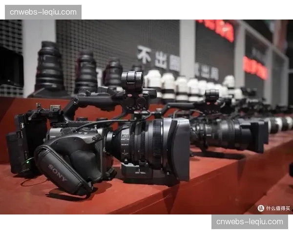 导演镜头揭秘:西甲全球转播制作中心如何切换多达12路特种机位信号 导演镜头揭秘:西甲全球转播制作中心如何切换多达12路特种机位信号